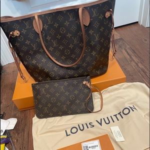 Louis Vuitton Neverfull MM bought on July 30 2020 it great condition tanned too